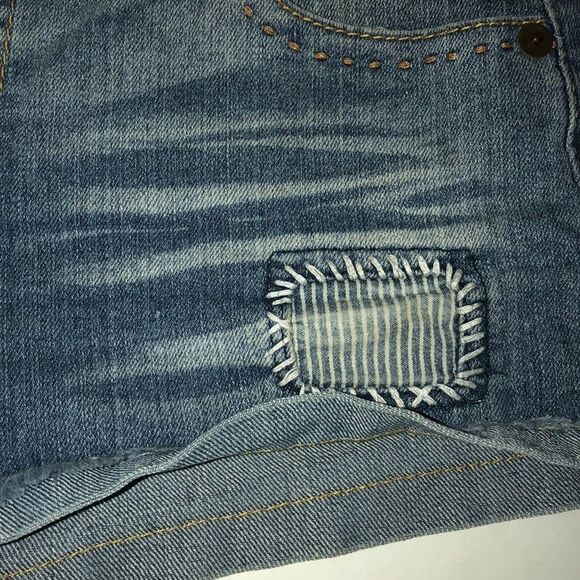 True Soulmate Jean Shorts - Picture 2 of 8